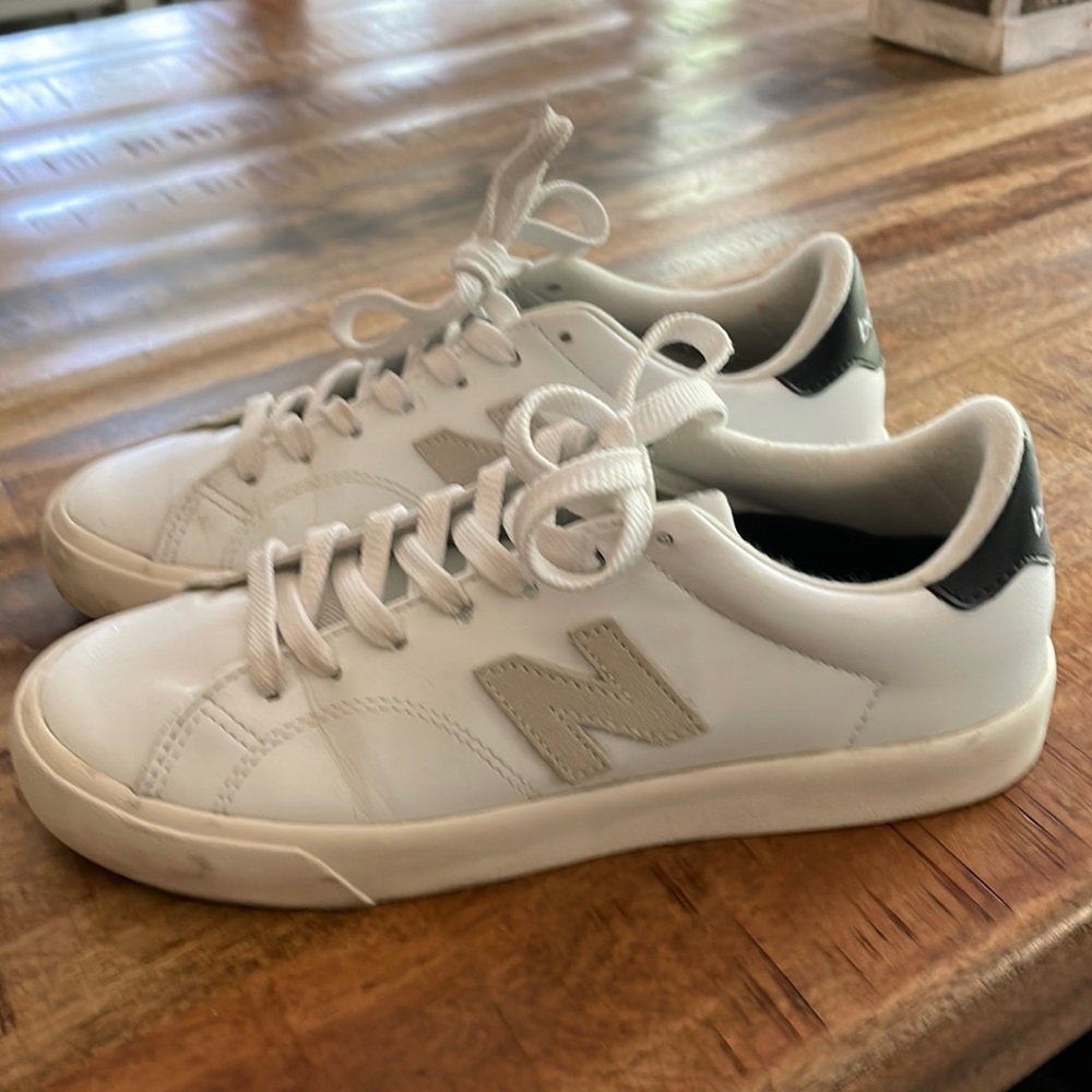 New Balance Tennis Shoes